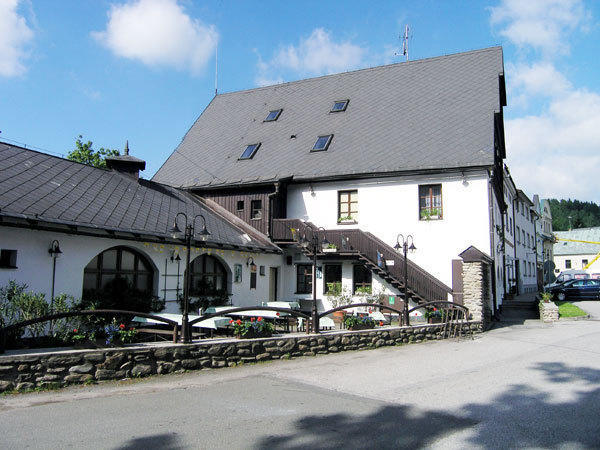 Penzion Mestansky Dum Svoboda nad Upou Exterior photo